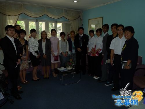 2011年2月28日泰国教育部接待三名西大交流学生