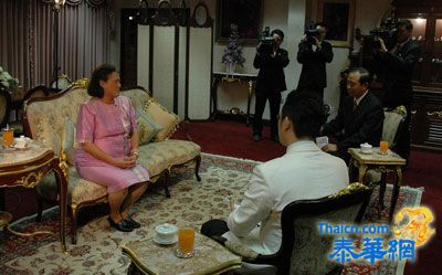 公主诗琳通接受广东电视台采访