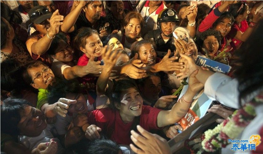 大选将至 Yingluck Shinawatra出席竞选集会