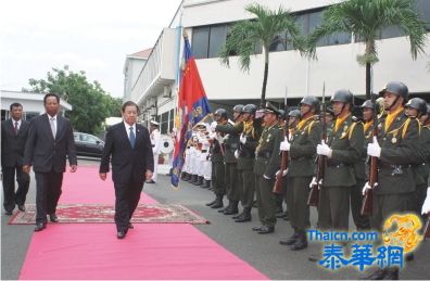 狄班会见泰国防长育他沙  就撤军、重启双边会谈等交流