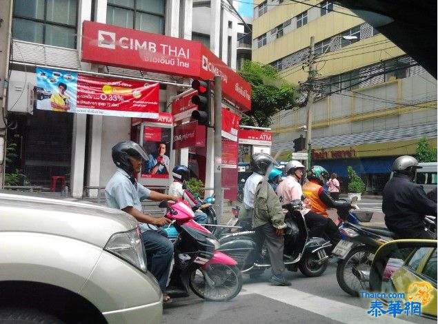 曼谷全力抗洪，唐人街一片安详