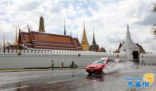 泰国湾大潮来袭严重性不及预计 曼谷暂避一劫