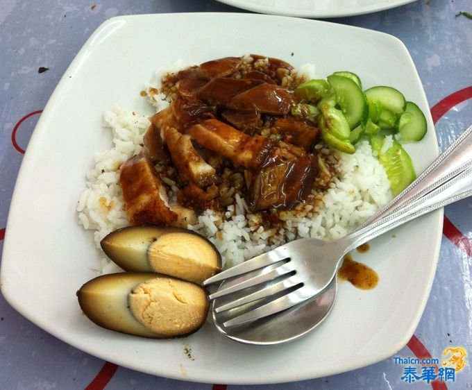 曼谷街边美食：卤肉饭