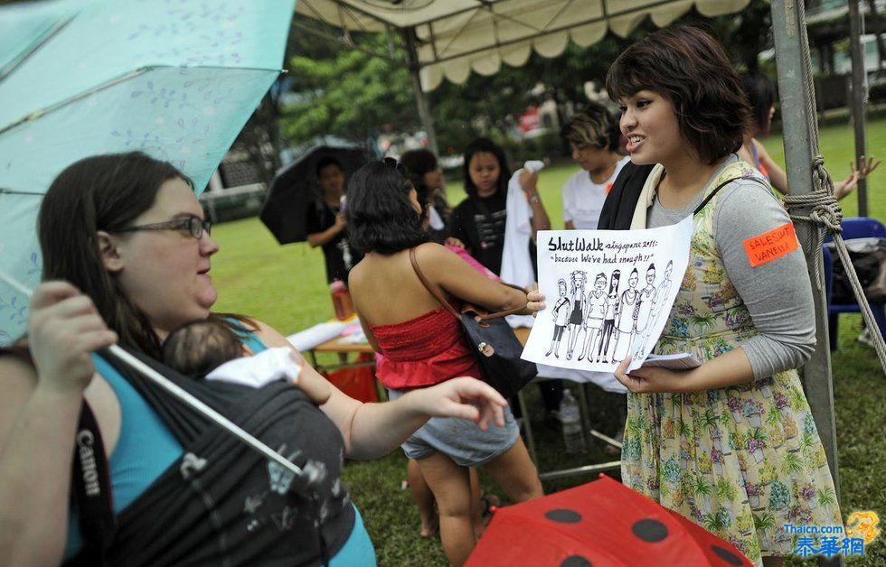 新加坡志愿者参与“荡妇大游行”