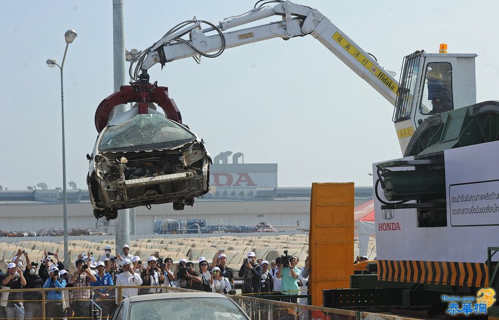 泰国洪水退去 1055辆本田汽车被销毁