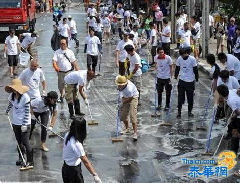 曼谷市长宣布洪灾全部结束 市民生活恢复正常