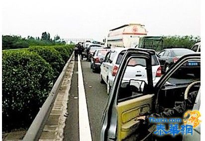 深汕高速六车追尾无人死亡 造成数小时拥塞