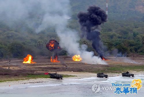 韩美泰海军陆战队在泰国举行联合登陆演习