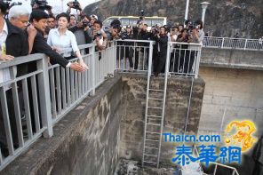 颖拉视察诗丽吉水库部署防灾