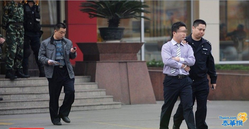 深圳百余特警持枪包围客运站 收集打黑证据