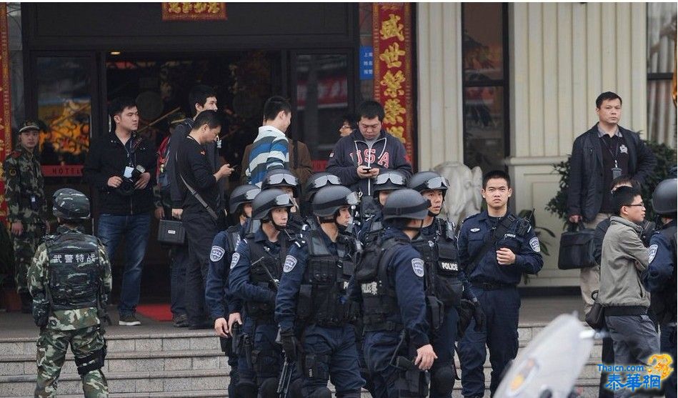 深圳百余特警持枪包围客运站 收集打黑证据