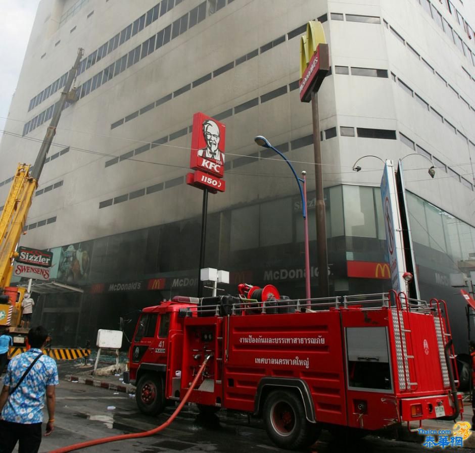 南部一酒店发生火灾 致5人死亡数百人受伤