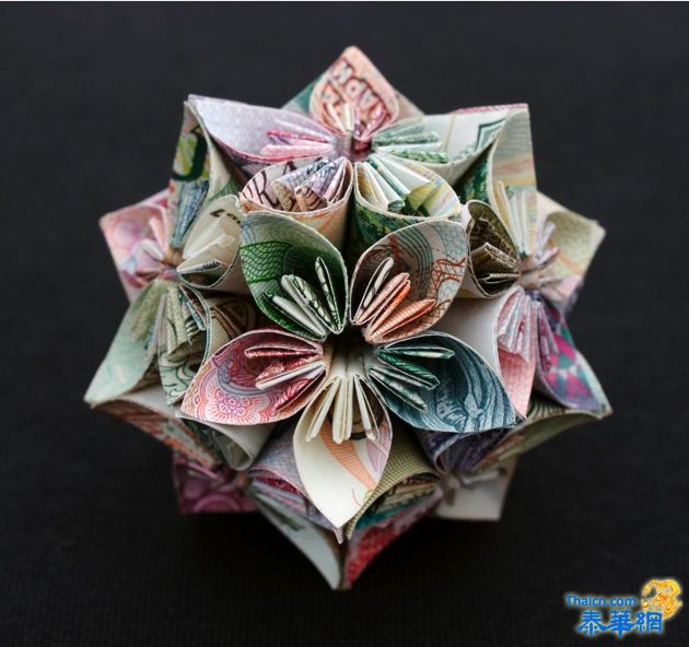 壮观的立体纸币花