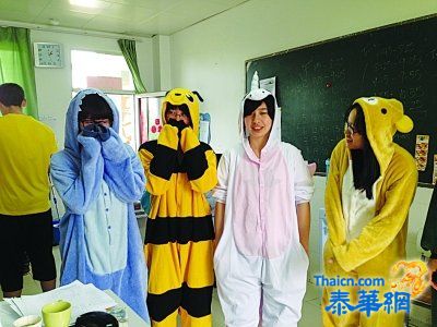 南京一学校学生穿睡衣上课 校方提醒别太性感