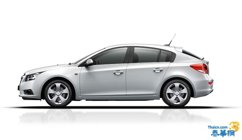 2013 Cruze5_Sport