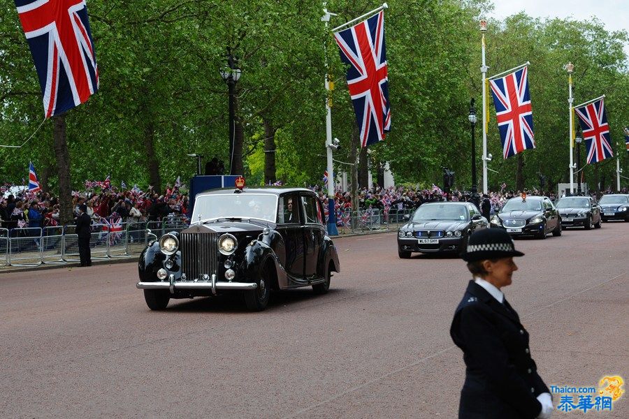 英国女王伦敦圣保罗大教堂参加钻禧庆典感恩仪式