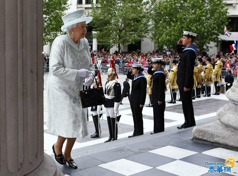 英国女王伦敦圣保罗大教堂参加钻禧庆典感恩仪式