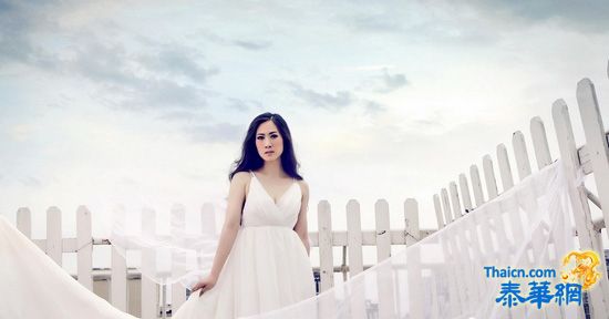 碎女娃子芙蓉姐姐不敌小三离婚六年 罕见婚纱照外泄
