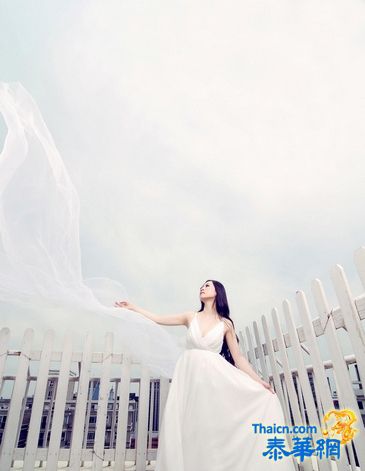 碎女娃子芙蓉姐姐不敌小三离婚六年 罕见婚纱照外泄
