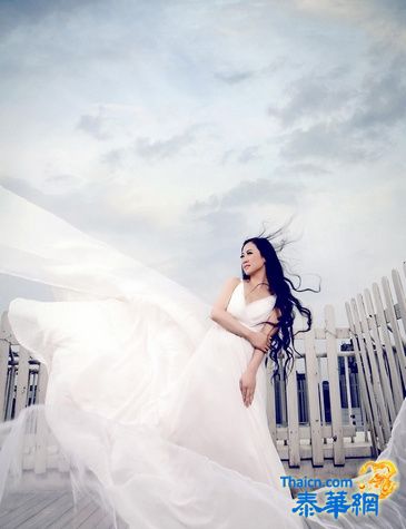 碎女娃子芙蓉姐姐不敌小三离婚六年 罕见婚纱照外泄