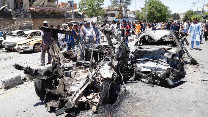 喀布尔使馆区遭卡车炸弹袭击 80人遇难