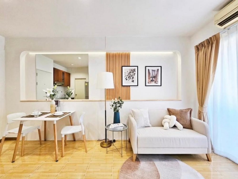 La salle Park Condominium位置很好,靠近BTS Bearing,出行方便-2