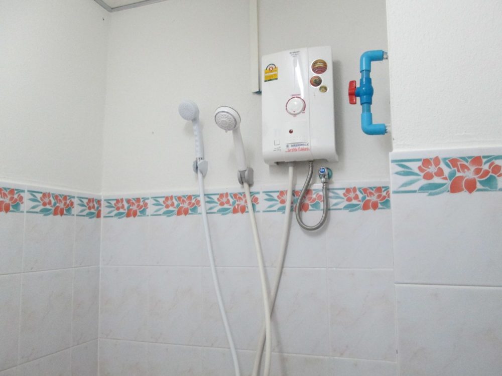 Apichat Place 干净,安全,氛围好,值得居住! !-7