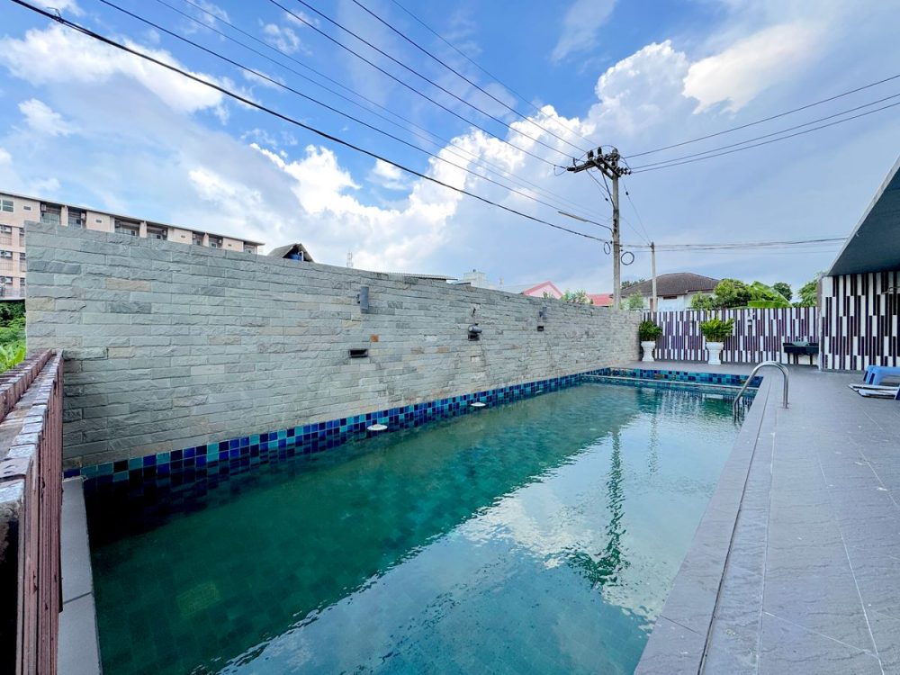 Condo Nine Sriracha 地理位置便利，靠近社区和餐饮场所。-14