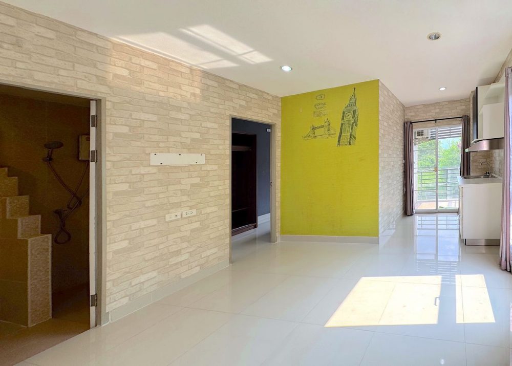 Condo Nine Sriracha 地理位置便利，靠近社区和餐饮场所。-6