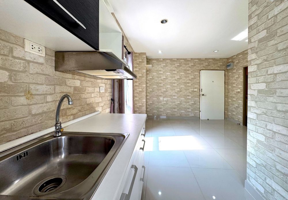 Condo Nine Sriracha 地理位置便利，靠近社区和餐饮场所。-10