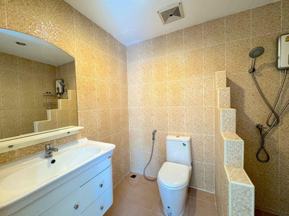 Condo Nine Sriracha 地理位置便利，靠近社区和餐饮场所。-13