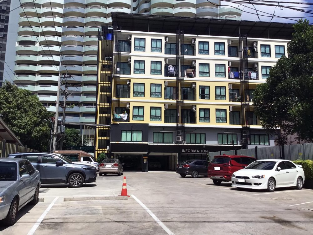 AA Residence Sriracha Apartment 位于工业园区附近，交通便利，配套设施齐全-3