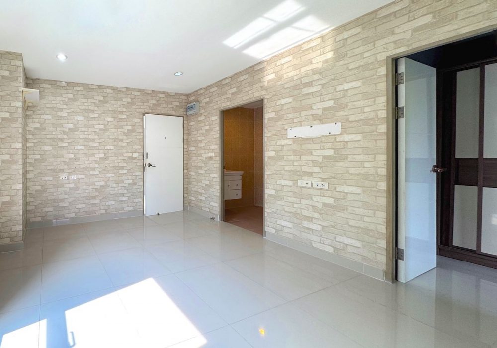 Condo Nine Sriracha 地理位置便利，靠近社区和餐饮场所。-7