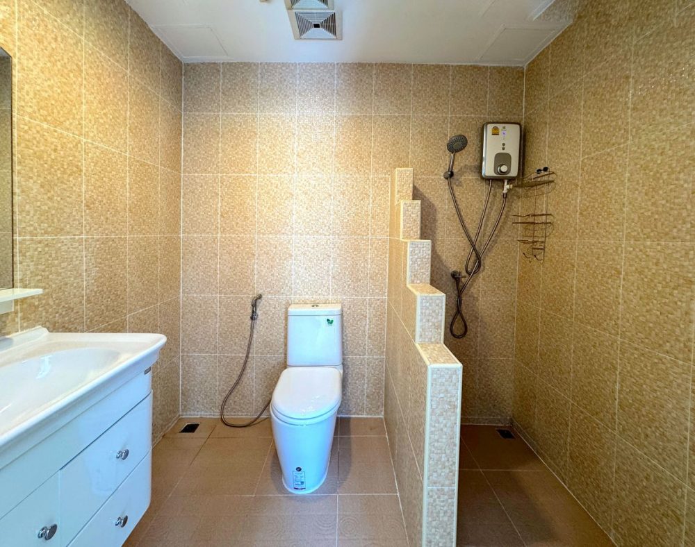 Condo Nine Sriracha 地理位置便利，靠近社区和餐饮场所。-12