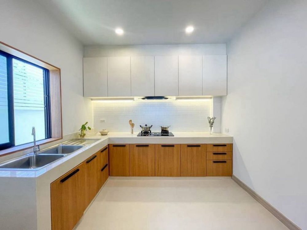 Amporn Place Sriracha 现代风格的两层独立式住宅，距离素坤逸路仅 800 米!-6