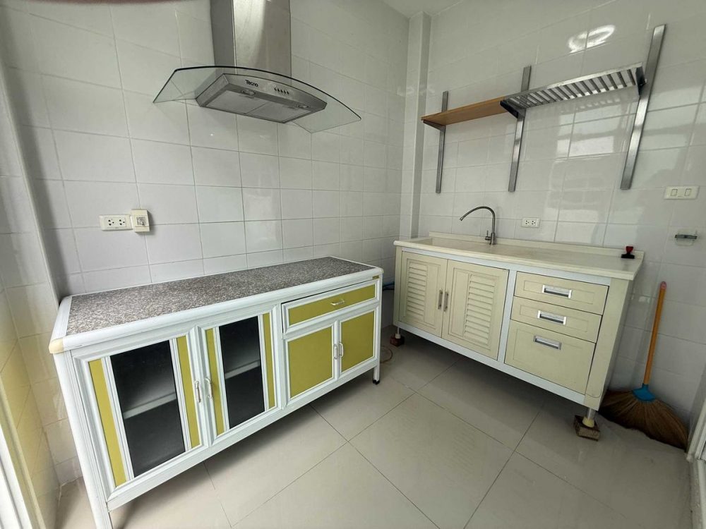 The Pine Sriracha , J-Pack购物中心附近的双拼别墅-10