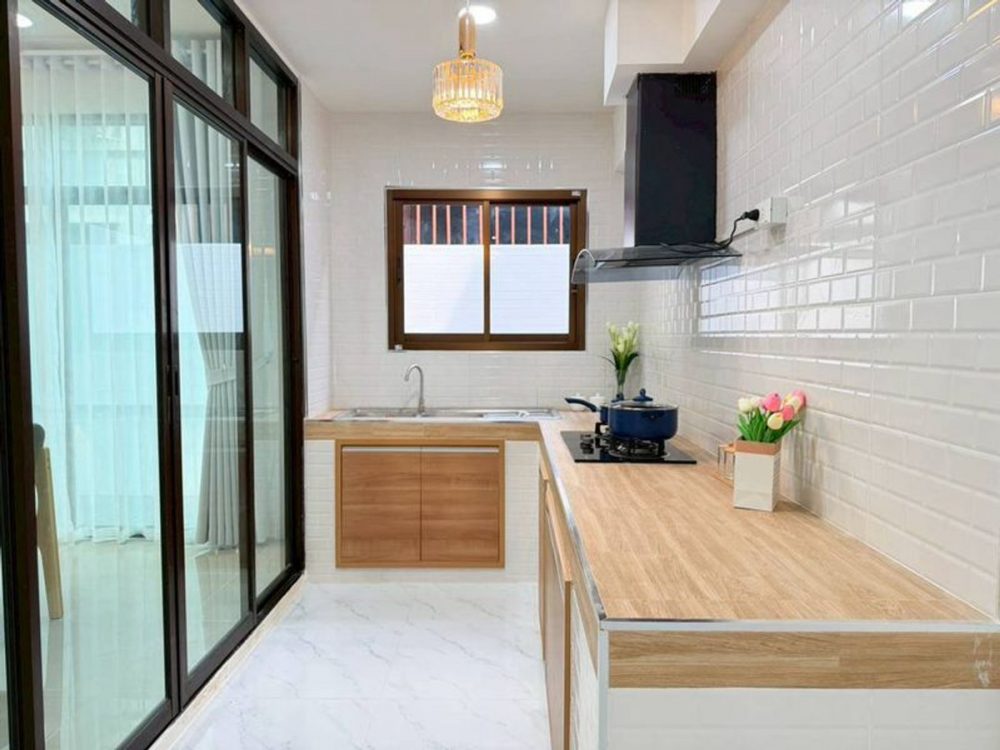 Golden Home Laem Chabang 位置优越的两层独立式住宅，靠近工作场所和社区区域-7