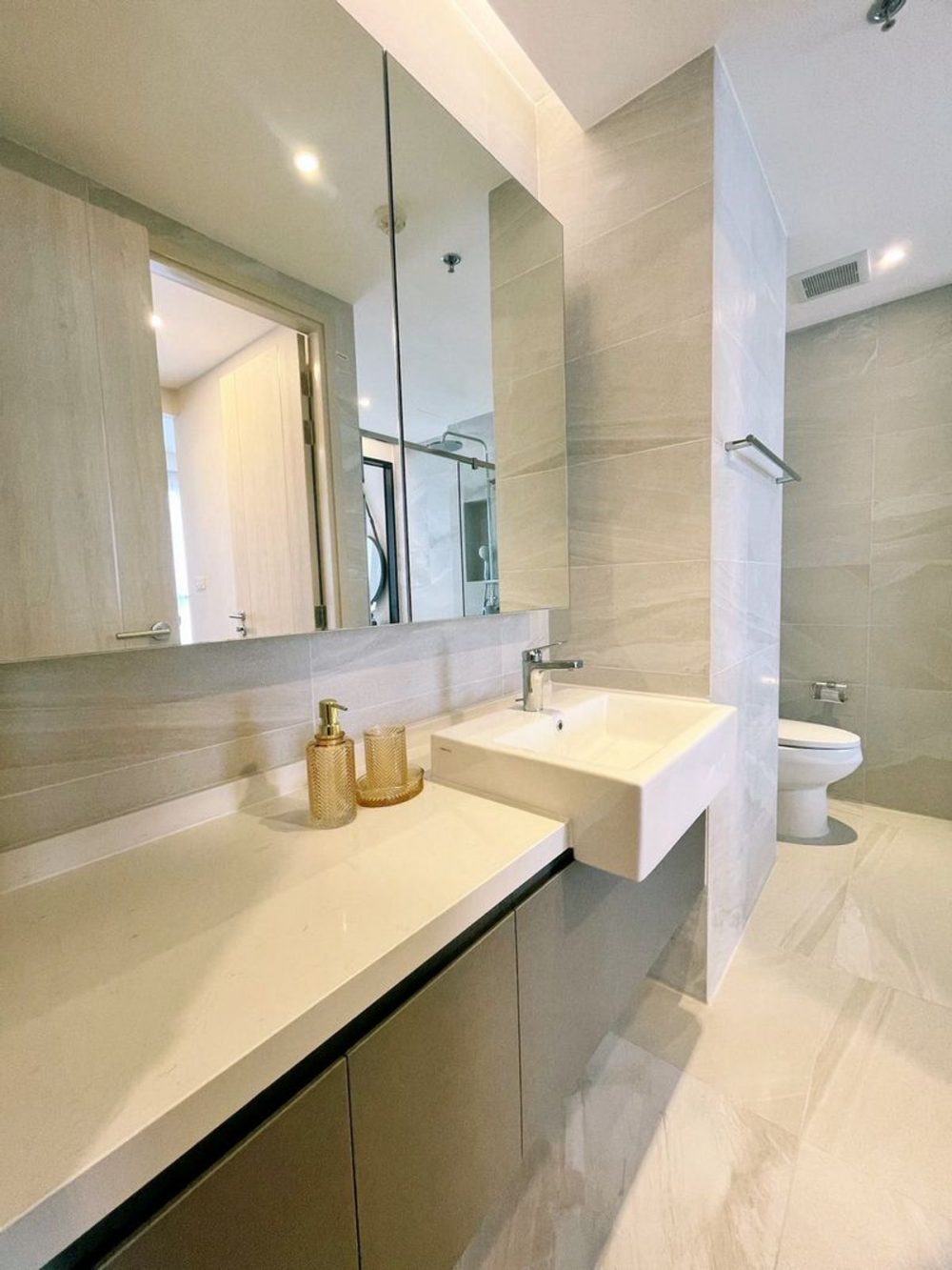 KEEN Centre 房间漂亮，景色优美，日式装修，拎包入住!-7