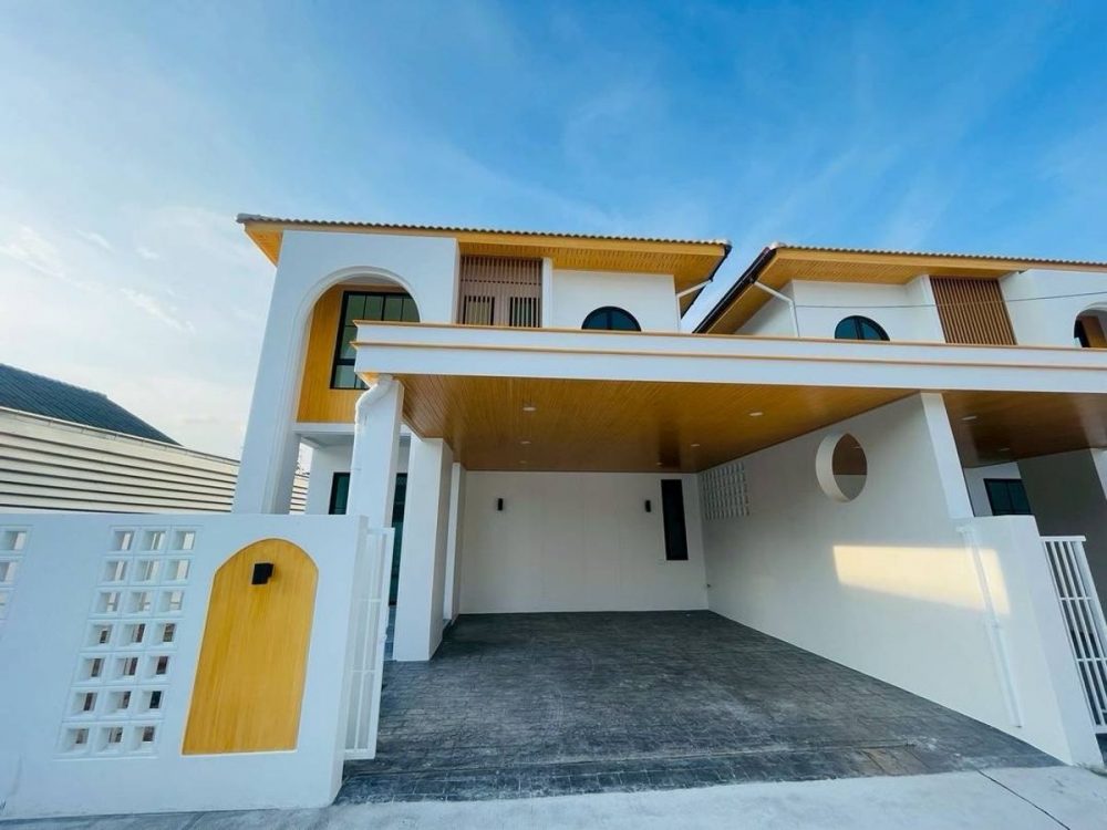 Ariya-Sriracha 项目，两层双拼别墅，极简风格-2