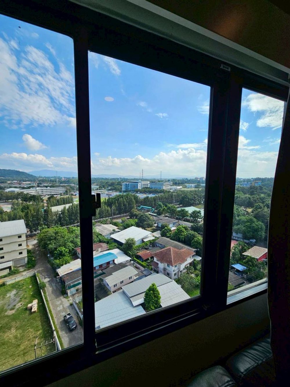 Plus Condo 高层精美房间，家具齐全，装饰精美，拎包入住!-9