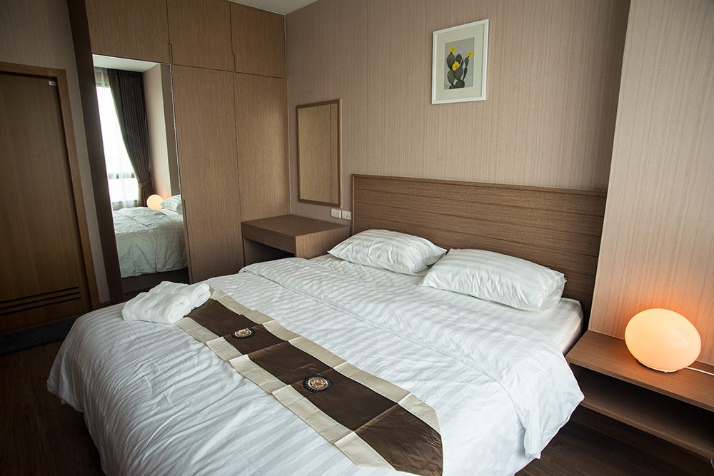 The Sky Condo 海景和山景，全新装修，配有嵌入式家具和全套家电!-4