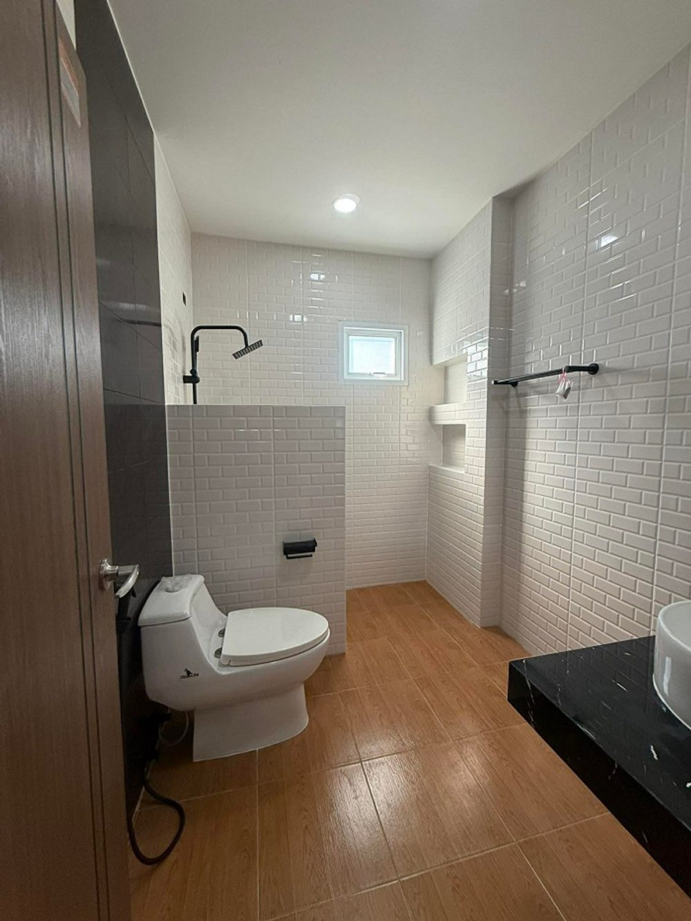 全新单层住宅，家具齐全，拎包入住，靠近高速公路和春武里市中心-11