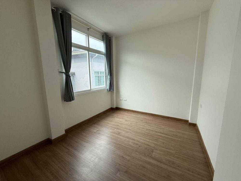 The Pine Sriracha , J-Pack购物中心附近的双拼别墅-14