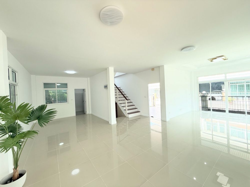 The Living Sriracha 大型独立式住宅，全新装修，可拎包入住-11