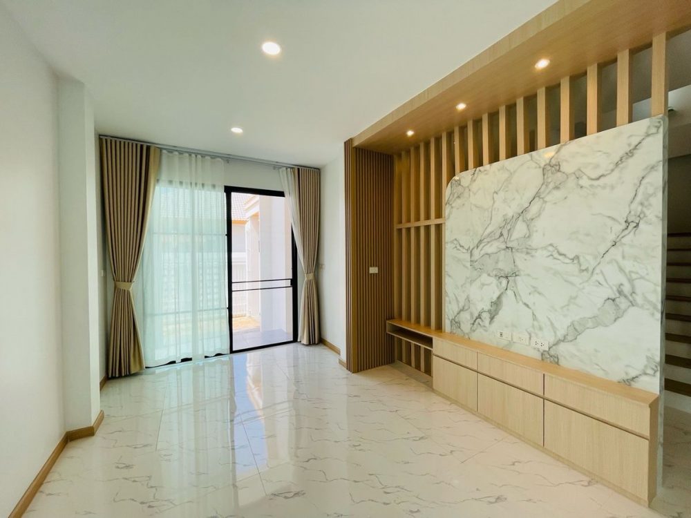 Ariya-Sriracha 项目，两层双拼别墅，极简风格-3