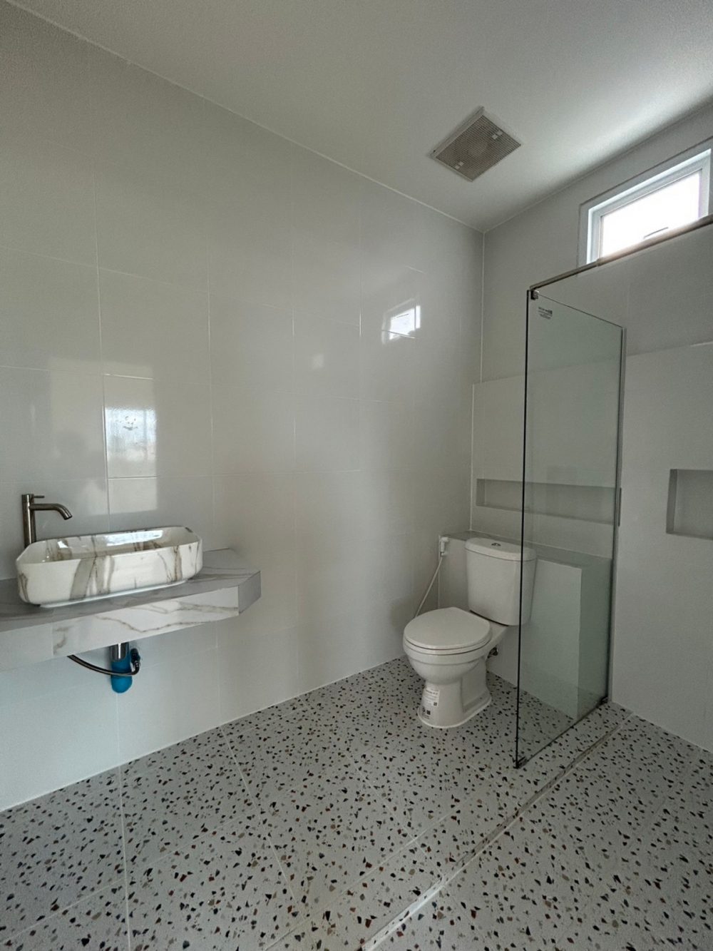 Private 8 Khao Nam Sap 一栋两层楼的联排别墅，风格简约，位于一个安静私密的区域-8