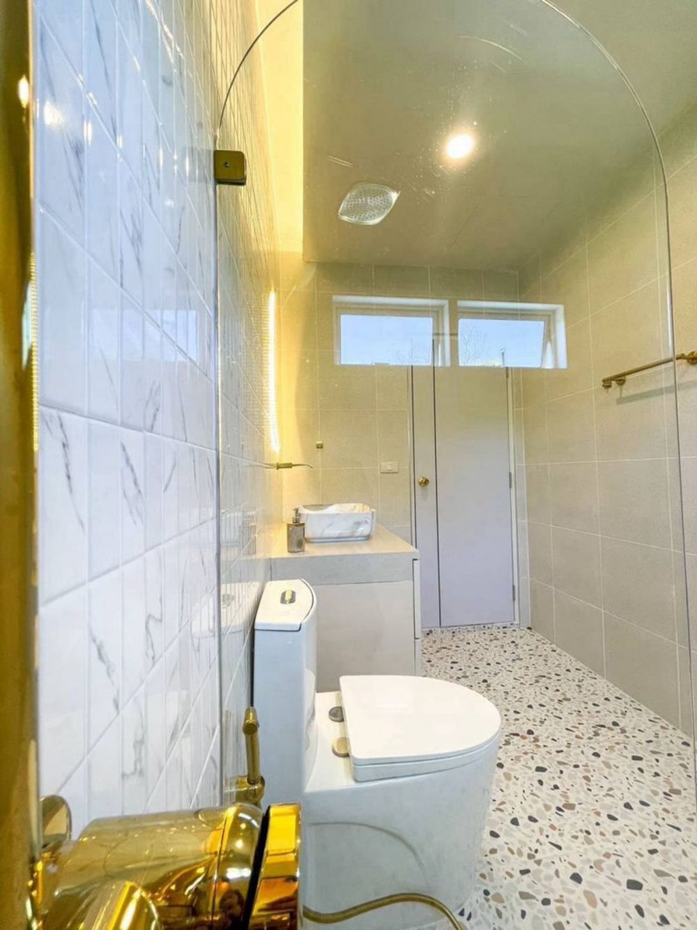 Amporn Place Sriracha 现代风格的两层独立式住宅，距离素坤逸路仅 800 米!-12