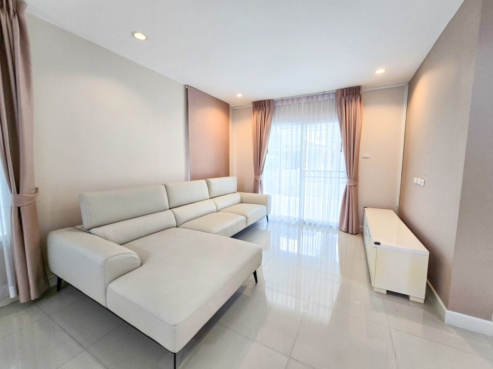 The Tree Nong Kham 漂亮的房子，配有内置家具，靠近J-Park-8