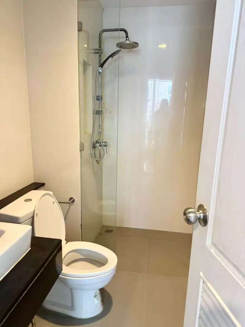 The Piano Condo 家具齐全，位置便利，拎包入住-11