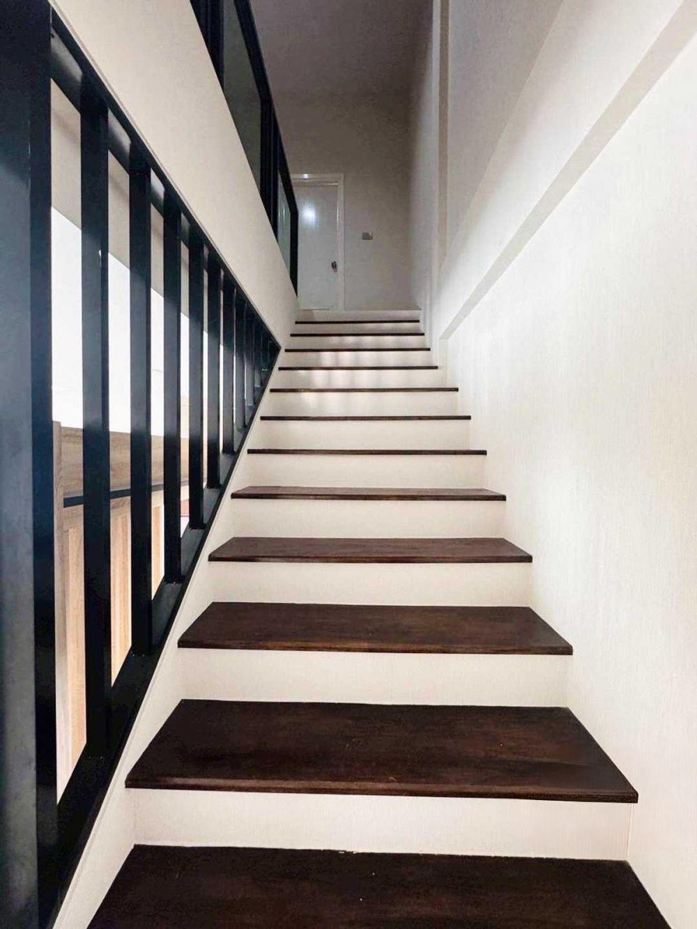 Saranrom Village 它距离春武里-班汶路（344号公路）入口仅200米，交通便利-7